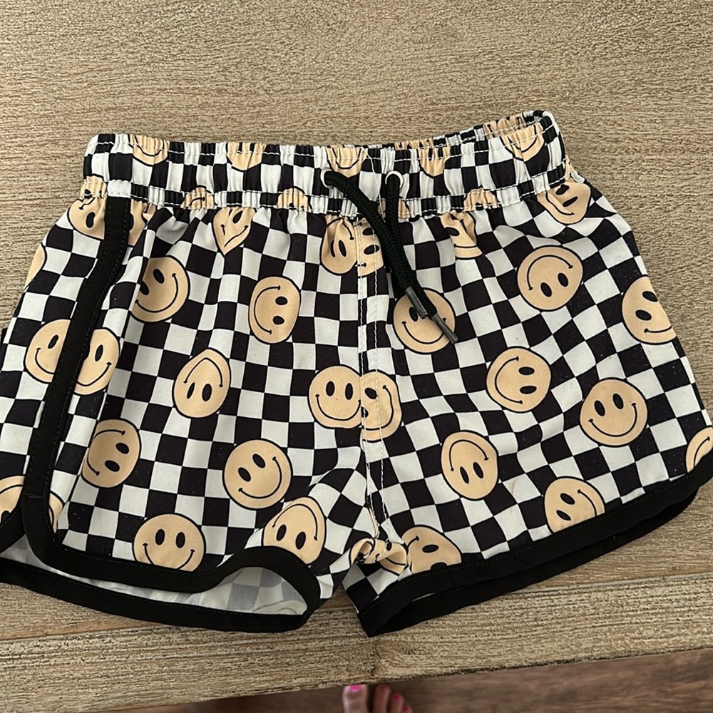 Son & Co smile shorts